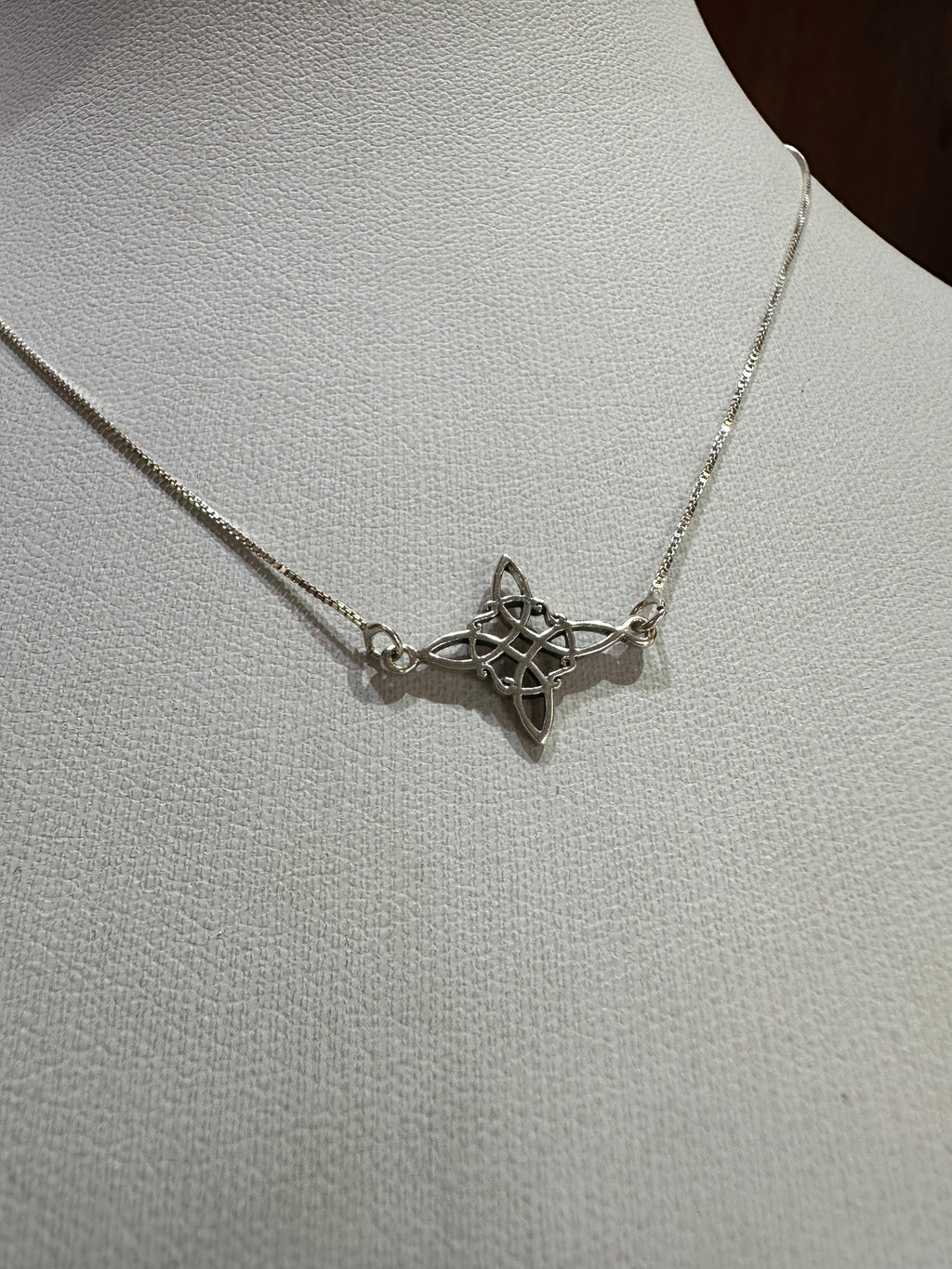 Cadena con Nudo de Bruja