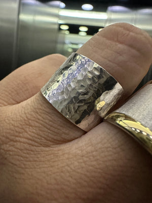 Anillo Martillado