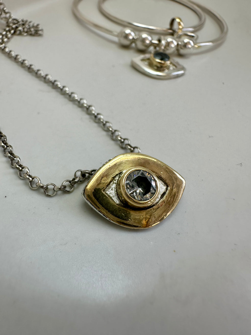 Ojo Protector con cadena
